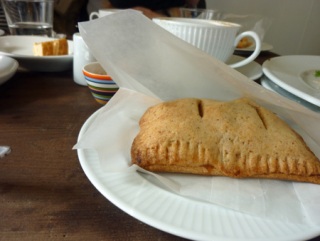 �h�b�O���K���b�X��@RAINDOGS CAFE